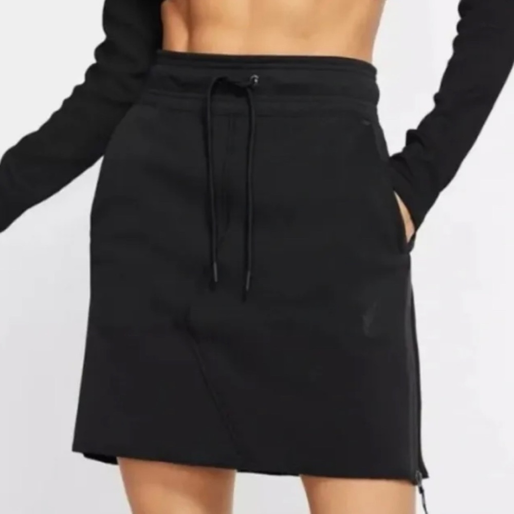 Nike Sportswear Tech Fleece Skirt Slim Fit Black XS Pencil Skirt Zip